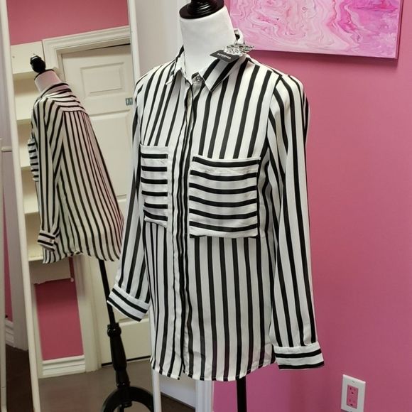 NWT 🖤 Revamped B&W Striped Shirt Blouse Top - Picture 3 of 12